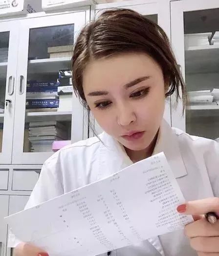 性感女医生阴道：她的秘密体验！