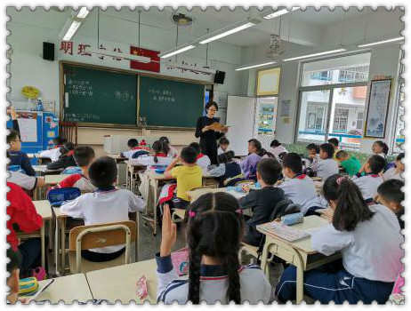 阳光洒进教室，2012年10月23日最美的一天