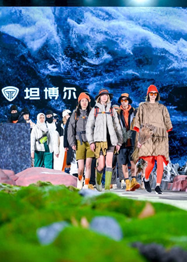 先锋手机游戏女生_先锋的游戏_先锋手游下载