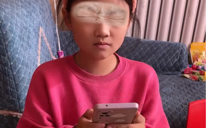 朋友间手机小游戏_小朋友把手机当游戏机玩_朋友一起玩的游戏手机