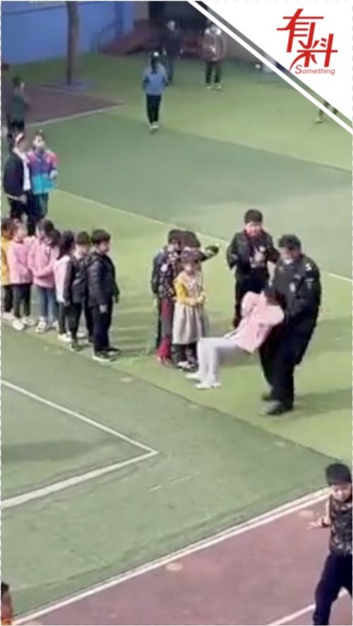 伪人门卫模拟器 